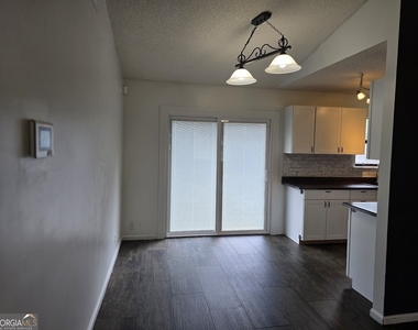 1001 Regal Road - Photo Thumbnail 12