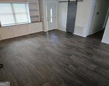 1001 Regal Road - Photo Thumbnail 8