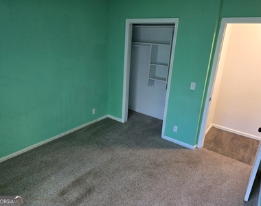 1001 Regal Road - Photo Thumbnail 28