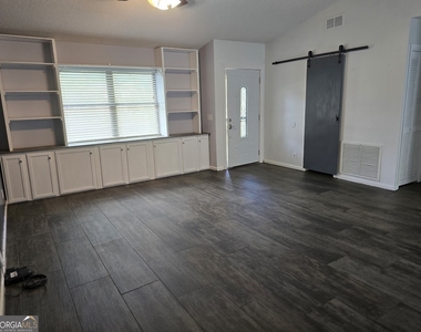 1001 Regal Road - Photo Thumbnail 9
