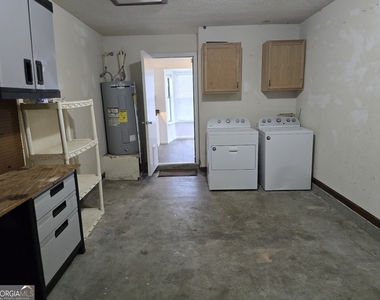 1001 Regal Road - Photo Thumbnail 20