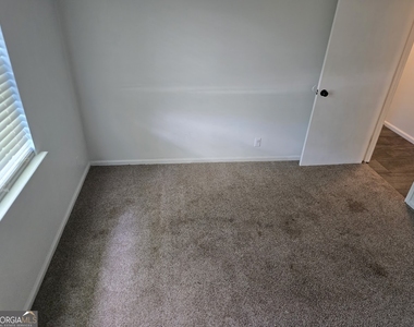 1001 Regal Road - Photo Thumbnail 30