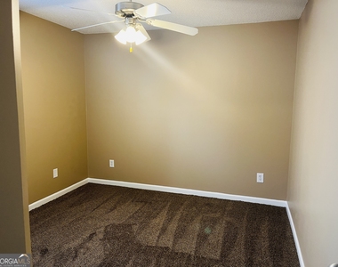 62 Green Spring - Photo Thumbnail 24