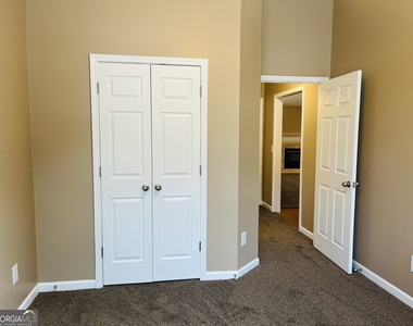 62 Green Spring - Photo Thumbnail 21