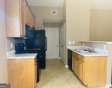 62 Green Spring - Photo Thumbnail 7