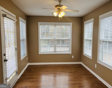 62 Green Spring - Photo Thumbnail 11