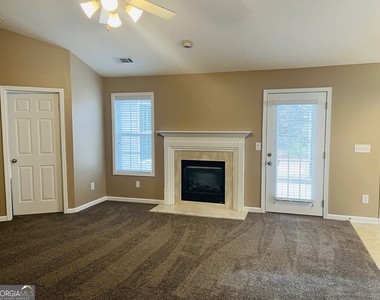 62 Green Spring - Photo Thumbnail 4
