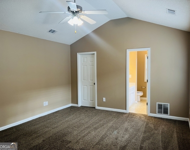 62 Green Spring - Photo Thumbnail 13