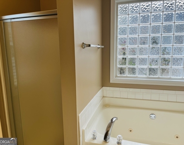 62 Green Spring - Photo Thumbnail 18