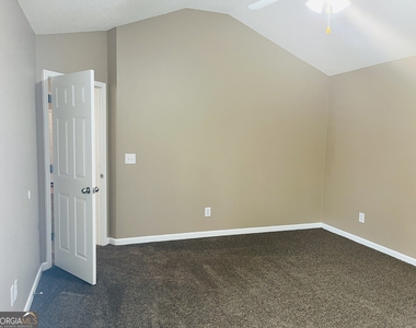 62 Green Spring - Photo Thumbnail 14