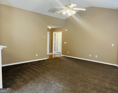 62 Green Spring - Photo Thumbnail 6