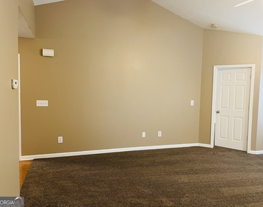 62 Green Spring - Photo Thumbnail 5