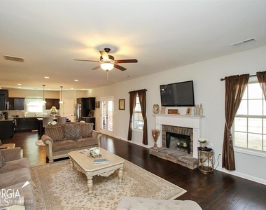 345 Cliffhaven Circle - Photo Thumbnail 7