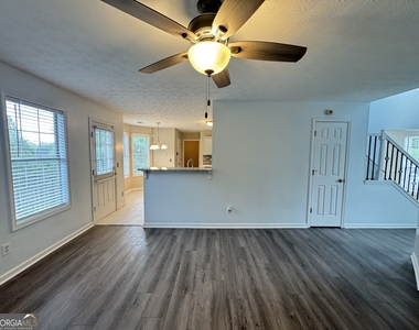 2121 Silva Court - Photo Thumbnail 7