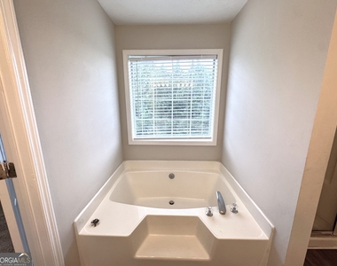 2121 Silva Court - Photo Thumbnail 20