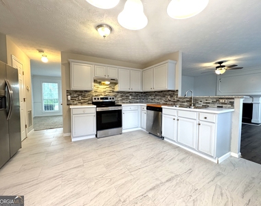 2121 Silva Court - Photo Thumbnail 9