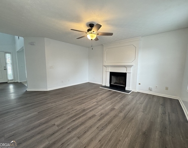 2121 Silva Court - Photo Thumbnail 5
