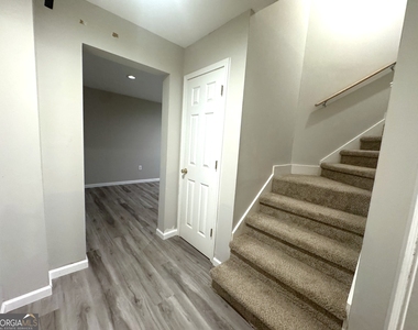 2121 Silva Court - Photo Thumbnail 23