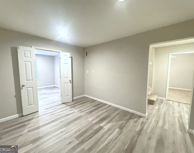 2121 Silva Court - Photo Thumbnail 26