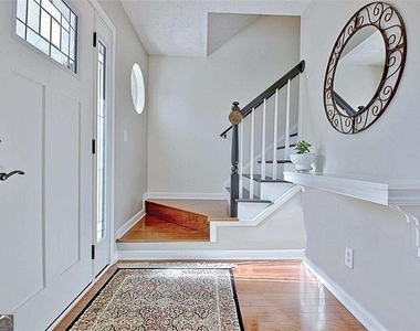 212 Brighton Path - Photo Thumbnail 4