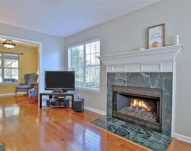 212 Brighton Path - Photo Thumbnail 9