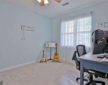 212 Brighton Path - Photo Thumbnail 34