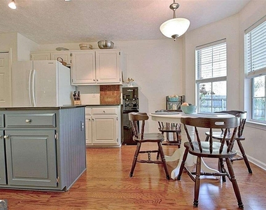 212 Brighton Path - Photo Thumbnail 17
