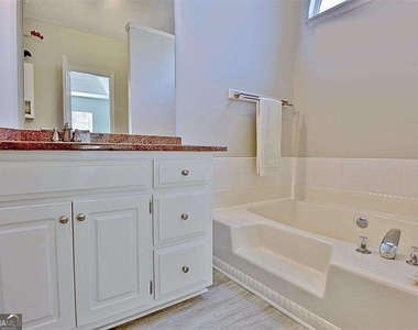 212 Brighton Path - Photo Thumbnail 30