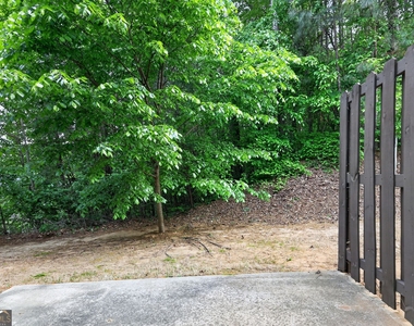 3122 Meadowstone Lane Sw - Photo Thumbnail 14