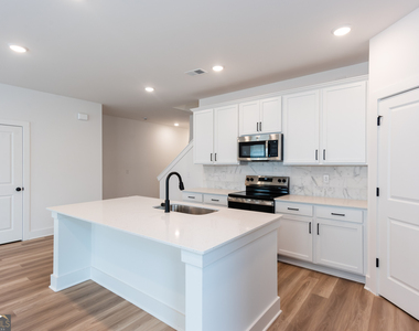 3140 Marabella Circle - Photo Thumbnail 7