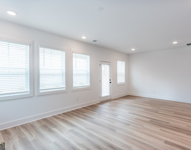 3140 Marabella Circle - Photo Thumbnail 9