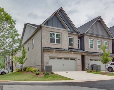 3140 Marabella Circle - Photo Thumbnail 2