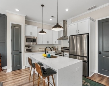 905 Willingham Drive - Photo Thumbnail 6