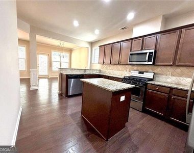 6215 Crested Moss Drive - Photo Thumbnail 10