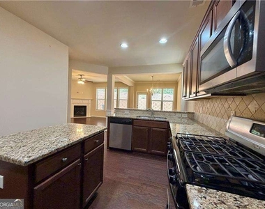 6215 Crested Moss Drive - Photo Thumbnail 9