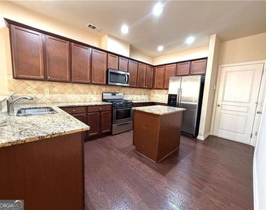 6215 Crested Moss Drive - Photo Thumbnail 8