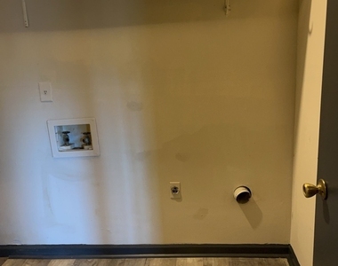 1265 Herrington Road - Photo Thumbnail 44