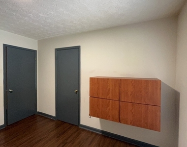 1265 Herrington Road - Photo Thumbnail 15