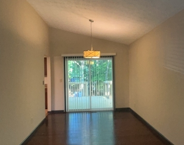 1265 Herrington Road - Photo Thumbnail 8