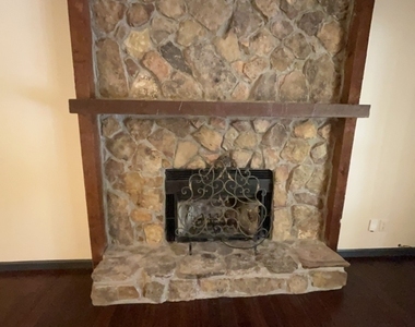 1265 Herrington Road - Photo Thumbnail 7