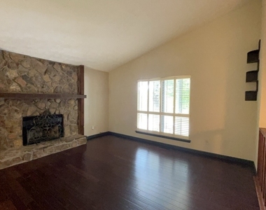 1265 Herrington Road - Photo Thumbnail 3
