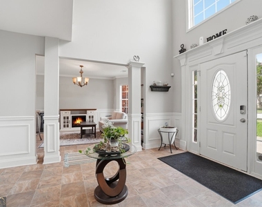 3951 Oak Field Drive - Photo Thumbnail 4