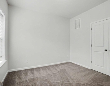 2087 Graywell Lane - Photo Thumbnail 24