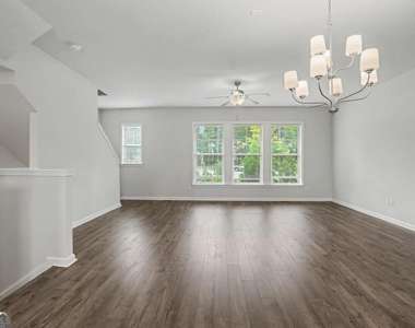 2087 Graywell Lane - Photo Thumbnail 4