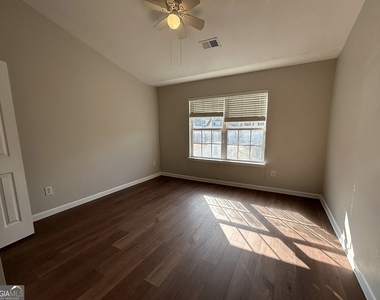 189 Ridgemont Road - Photo Thumbnail 9