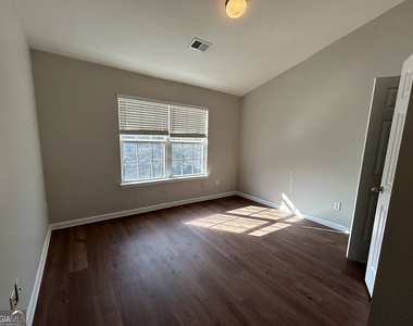 189 Ridgemont Road - Photo Thumbnail 8