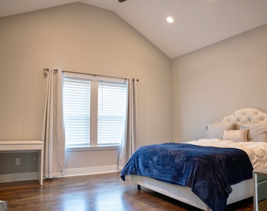 1005 Birch Street Sw - Photo Thumbnail 11