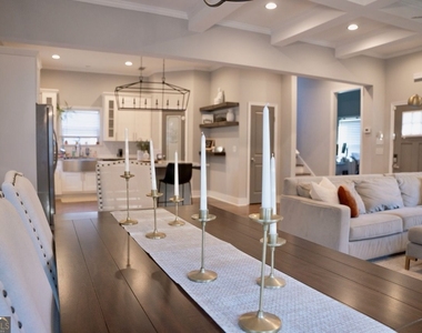 1005 Birch Street Sw - Photo Thumbnail 6