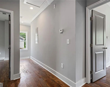 1005 Birch Street Sw - Photo Thumbnail 9