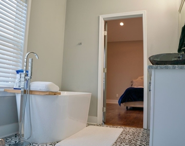 1005 Birch Street Sw - Photo Thumbnail 12